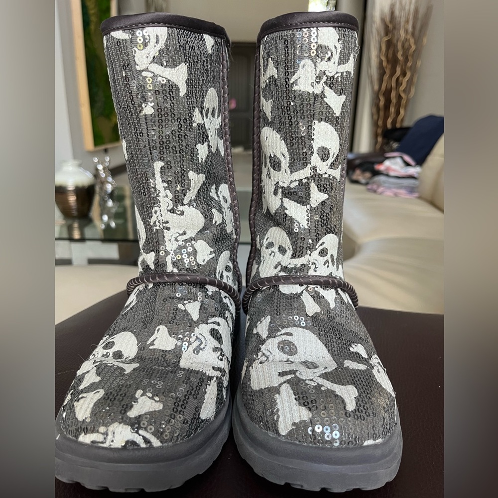 UGG Sequence Skull boot